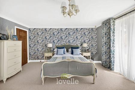 4 bedroom Detached house for sale in Main Street, Fulstow, LN11