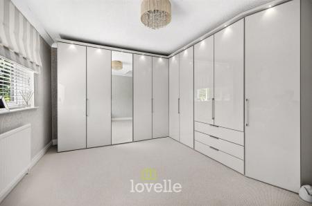 4 bedroom Detached house for sale in Main Street, Fulstow, LN11