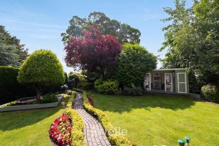 4 bedroom Detached house for sale in Main Street, Fulstow, LN11