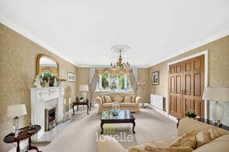 4 bedroom Detached house for sale in Main Street, Fulstow, LN11
