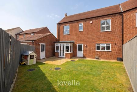 4 bedroom Detached house for sale in Mellor Way, New Waltham, DN36