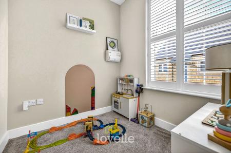 4 bedroom Detached house for sale in Mellor Way, New Waltham, DN36