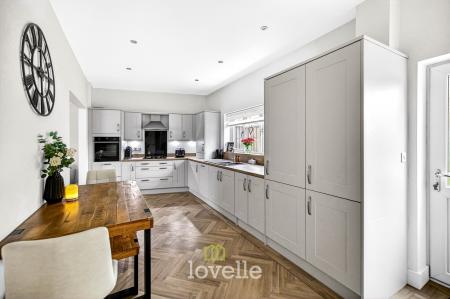 4 bedroom Detached house for sale in Mellor Way, New Waltham, DN36