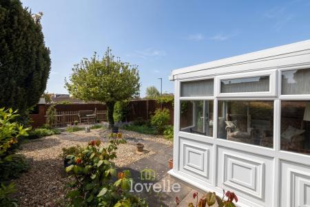 2 bedroom Terraced bungalow for sale in Barn Owl Close, Humberston, DN36