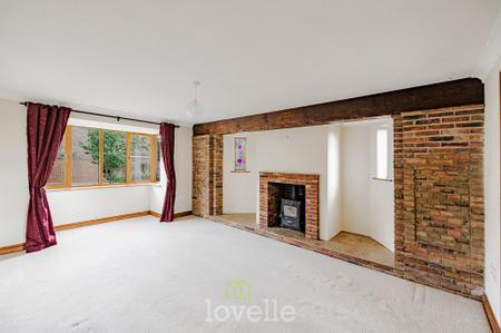 6 bedroom Detached house for sale in Swaby Close, Marshchapel, DN36
