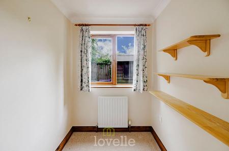 6 bedroom Detached house for sale in Swaby Close, Marshchapel, DN36