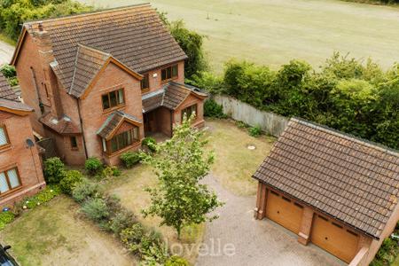 6 bedroom Detached house for sale in Swaby Close, Marshchapel, DN36