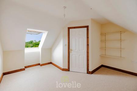 6 bedroom Detached house for sale in Swaby Close, Marshchapel, DN36