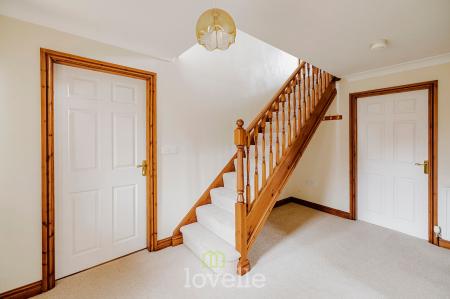 6 bedroom Detached house for sale in Swaby Close, Marshchapel, DN36