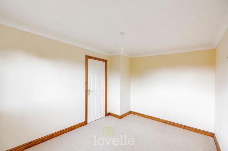 6 bedroom Detached house for sale in Swaby Close, Marshchapel, DN36