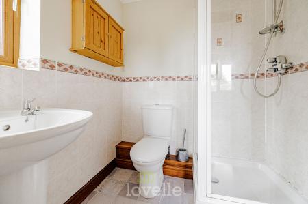 6 bedroom Detached house for sale in Swaby Close, Marshchapel, DN36