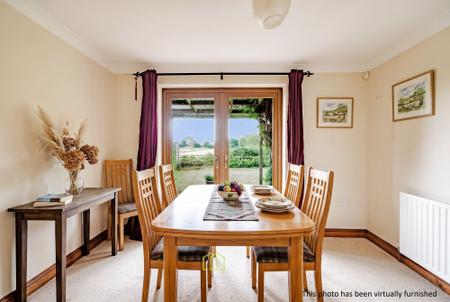 6 bedroom Detached house for sale in Swaby Close, Marshchapel, DN36