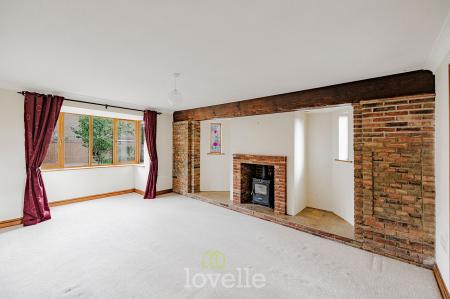 6 bedroom Detached house for sale in Swaby Close, Marshchapel, DN36