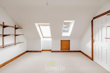 6 bedroom Detached house for sale in Swaby Close, Marshchapel, DN36
