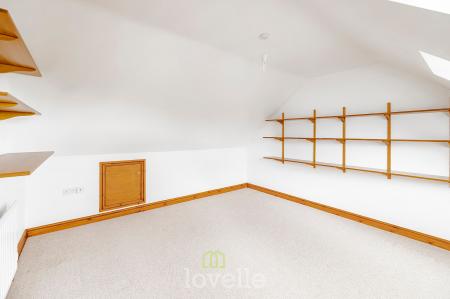 6 bedroom Detached house for sale in Swaby Close, Marshchapel, DN36