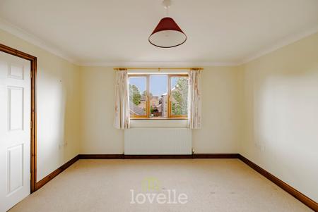 6 bedroom Detached house for sale in Swaby Close, Marshchapel, DN36