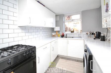 2 bedroom Terraced House for sale in Whites Road, Cleethorpes, DN35