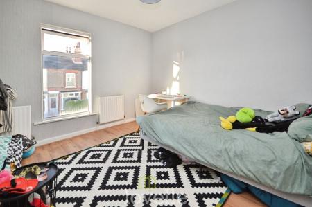 2 bedroom Terraced House for sale in Whites Road, Cleethorpes, DN35
