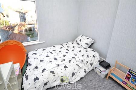 2 bedroom Terraced House for sale in Whites Road, Cleethorpes, DN35