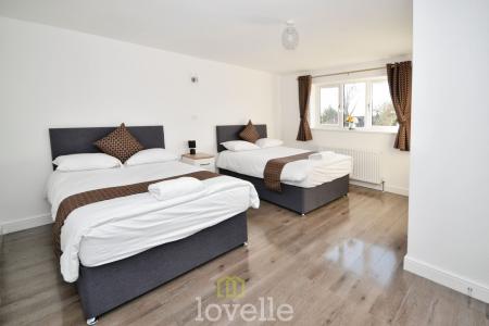 5 bedroom Detached house for sale in Poplars Close, New Waltham, DN36