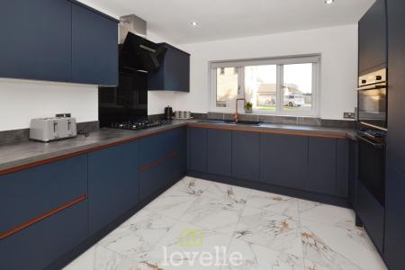 5 bedroom Detached house for sale in Poplars Close, New Waltham, DN36