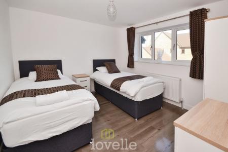 5 bedroom Detached house for sale in Poplars Close, New Waltham, DN36