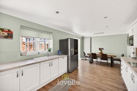 3 bedroom Detached bungalow for sale in Tetney Road, Humberston, DN36