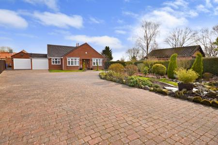 3 bedroom Detached bungalow for sale in Tetney Road, Humberston, DN36