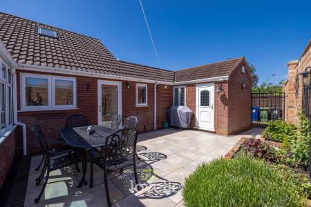 3 bedroom Detached bungalow for sale in Tetney Road, Humberston, DN36