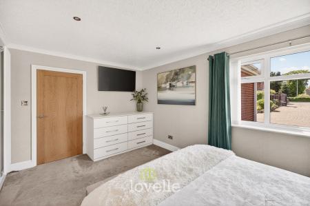 3 bedroom Detached bungalow for sale in Tetney Road, Humberston, DN36