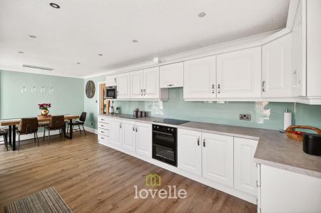 3 bedroom Detached bungalow for sale in Tetney Road, Humberston, DN36