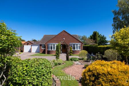 3 bedroom Detached bungalow for sale in Tetney Road, Humberston, DN36