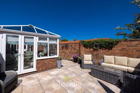 3 bedroom Detached bungalow for sale in Tetney Road, Humberston, DN36
