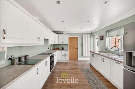 3 bedroom Detached bungalow for sale in Tetney Road, Humberston, DN36
