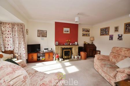 2 bedroom Semi-detached bungalow for sale in Marquis Avenue, New Waltham, DN36
