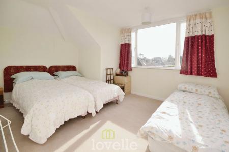2 bedroom Semi-detached bungalow for sale in Marquis Avenue, New Waltham, DN36