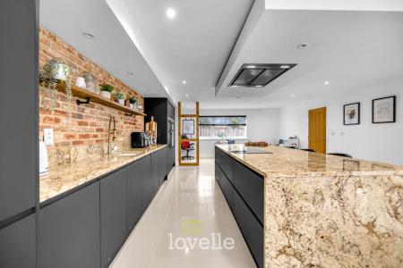 4 bedroom Detached house for sale in Holton Road, Tetney, DN36