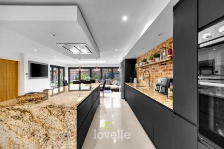 4 bedroom Detached house for sale in Holton Road, Tetney, DN36