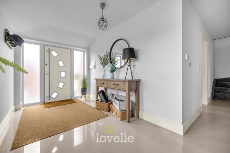 4 bedroom Detached house for sale in Holton Road, Tetney, DN36