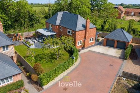 4 bedroom Detached house for sale in Holton Road, Tetney, DN36