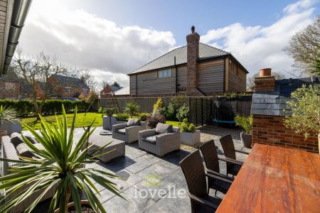 4 bedroom Detached house for sale in Holton Road, Tetney, DN36