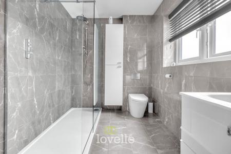 4 bedroom Detached house for sale in Holton Road, Tetney, DN36