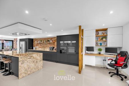 4 bedroom Detached house for sale in Holton Road, Tetney, DN36