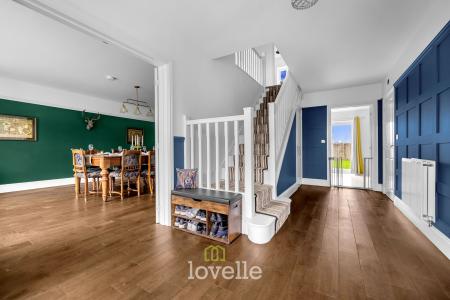 5 bedroom Detached house for sale in Albertross Drive, Humberston, DN36