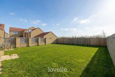 5 bedroom Detached house for sale in Albertross Drive, Humberston, DN36
