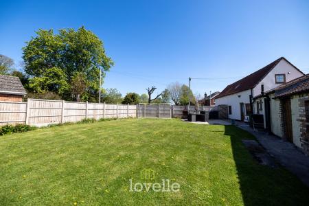 2 bedroom Cottage for sale in Hallgarth, Marshchapel, DN36