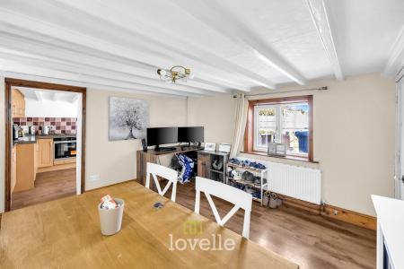 2 bedroom Cottage for sale in Hallgarth, Marshchapel, DN36