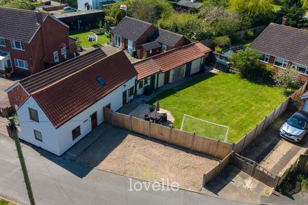 2 bedroom Cottage for sale in Hallgarth, Marshchapel, DN36
