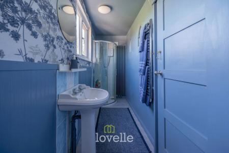 4 bedroom Detached house for sale in Lock Road, North Cotes, DN36