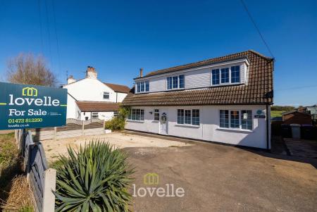 4 bedroom Detached house for sale in Lock Road, North Cotes, DN36